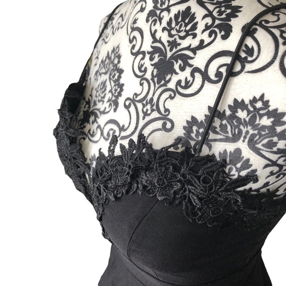 Chelsea Black Dress - Picture 14 of 16